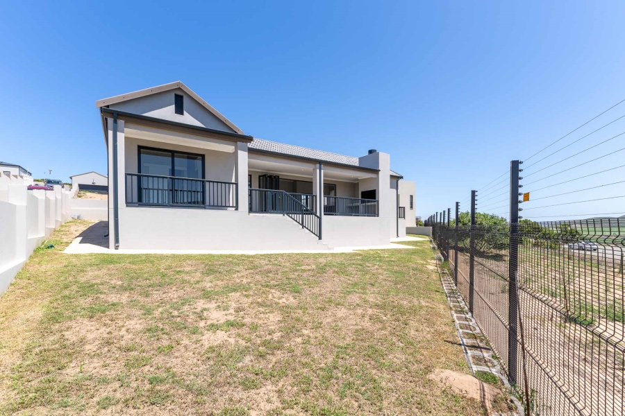 3 Bedroom Property for Sale in Reebok Western Cape